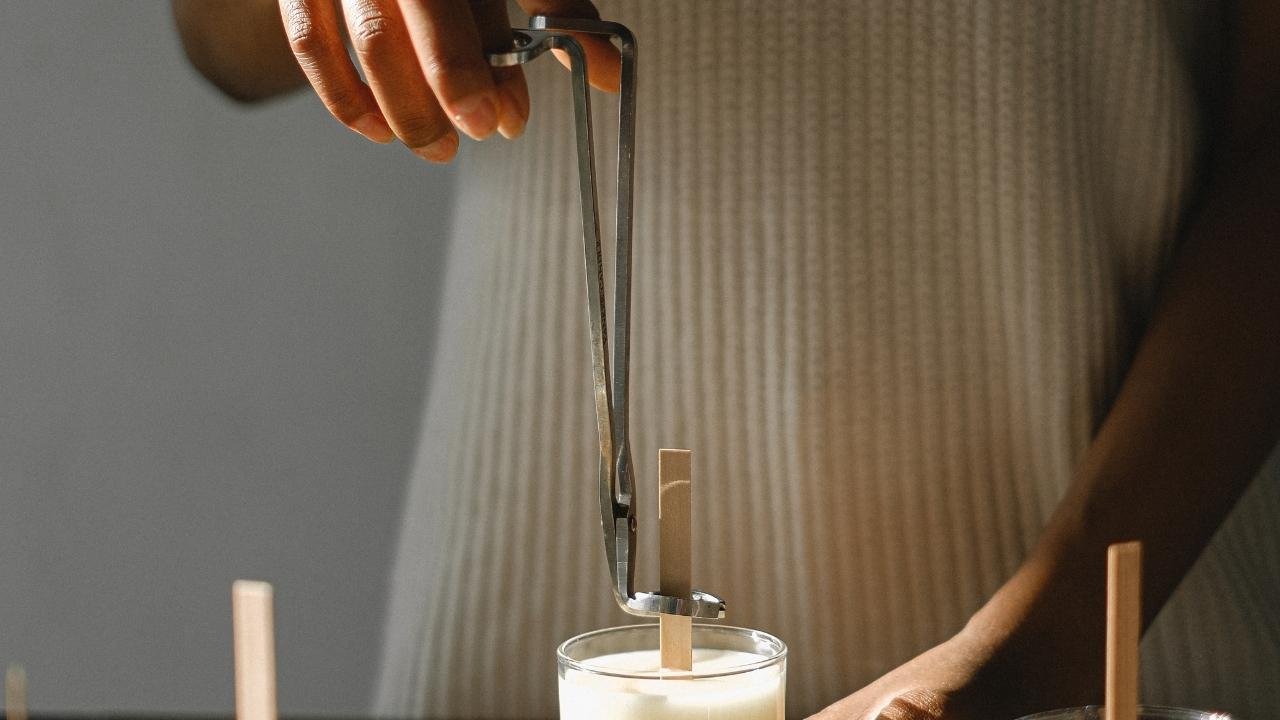 You are currently viewing How to Properly Trim Candle Wicks to Prevent Soot Buildup