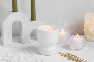 Choosing the Right Candle Size and Shape for Your Space (2024)