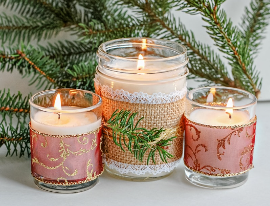 Read more about the article DIY Holiday Candle Gifts (Guide)